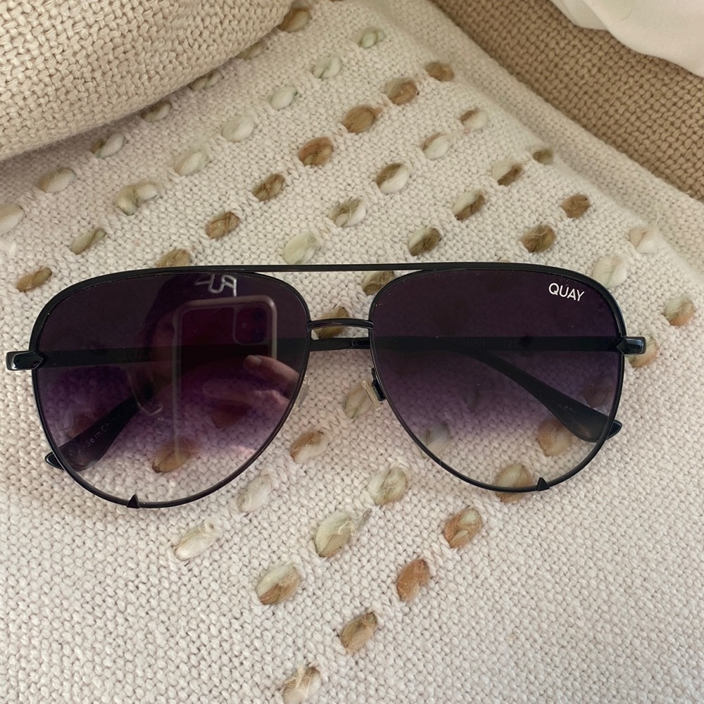 Excellent condition Quay High Key Mini in fade black